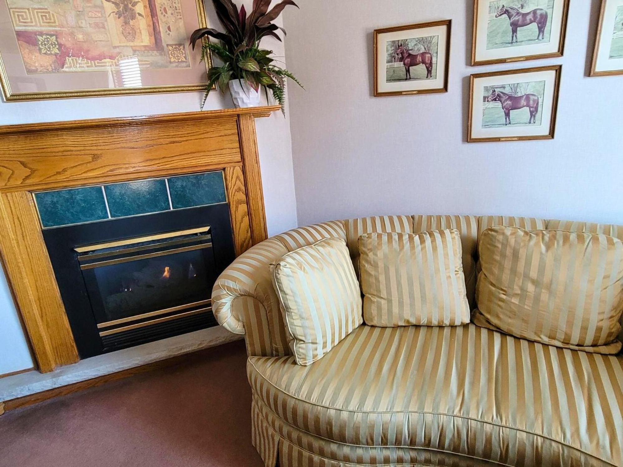 Altland House Inn & Suites Abbottstown المظهر الخارجي الصورة